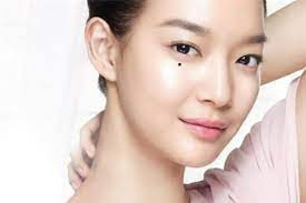 Vì vậy, nếu có nốt ruồi này bạn nên trân trọng vì nó có thể mang lại hiệu quả bất ngờ hơn về diện mạo. 