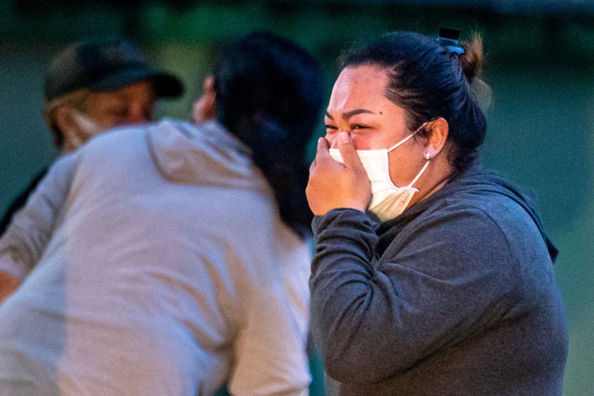 Sau khi nhận diện thi thể, người phụ nữ này không kìm được nước mắt, đã gào khóc đau đớn.