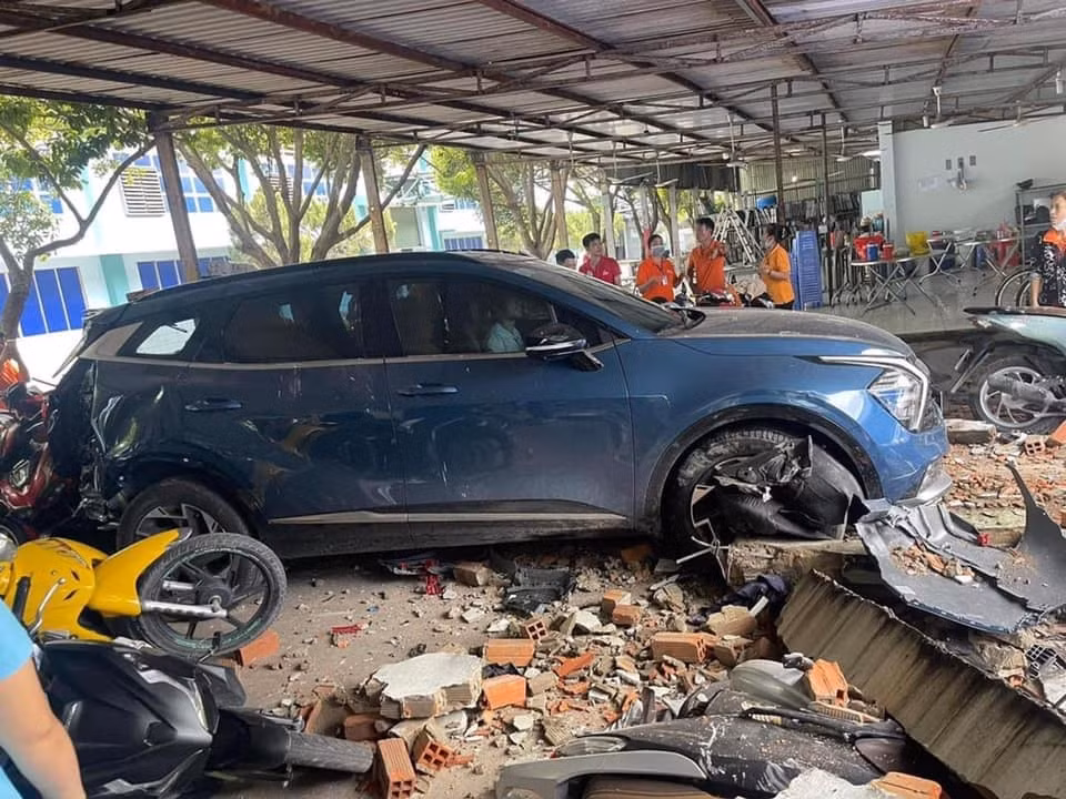 O to mat kiem soat lui nhu 