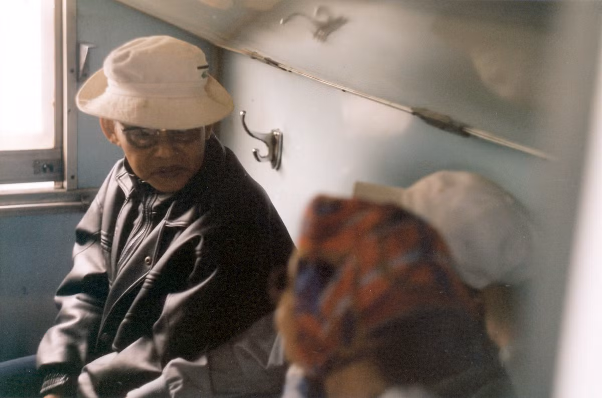 Hành khách trên chuyến tàu hỏa Hà Nội - Lào Cai.