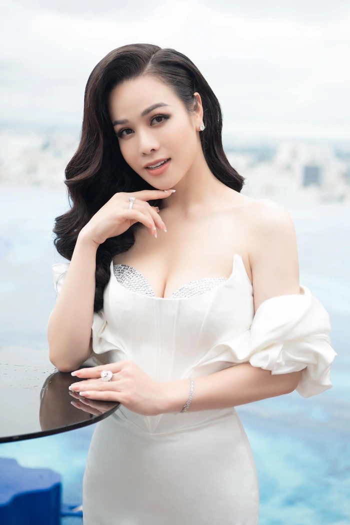 Nhat Kim Anh bong ban ve chuyen 'thay long doi da' trong tinh yeu-Hinh-2