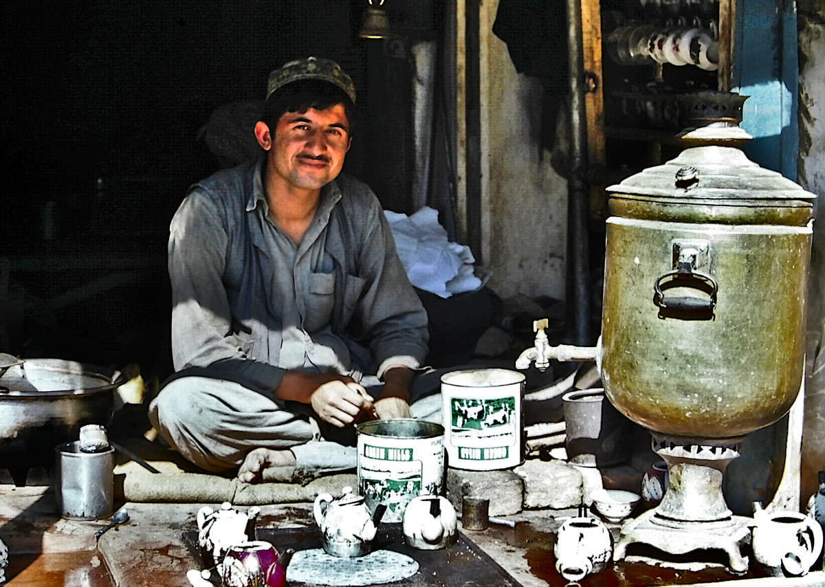 Quán trà ở Peshawar, thành phố lớn thứ 8 Pakistan.