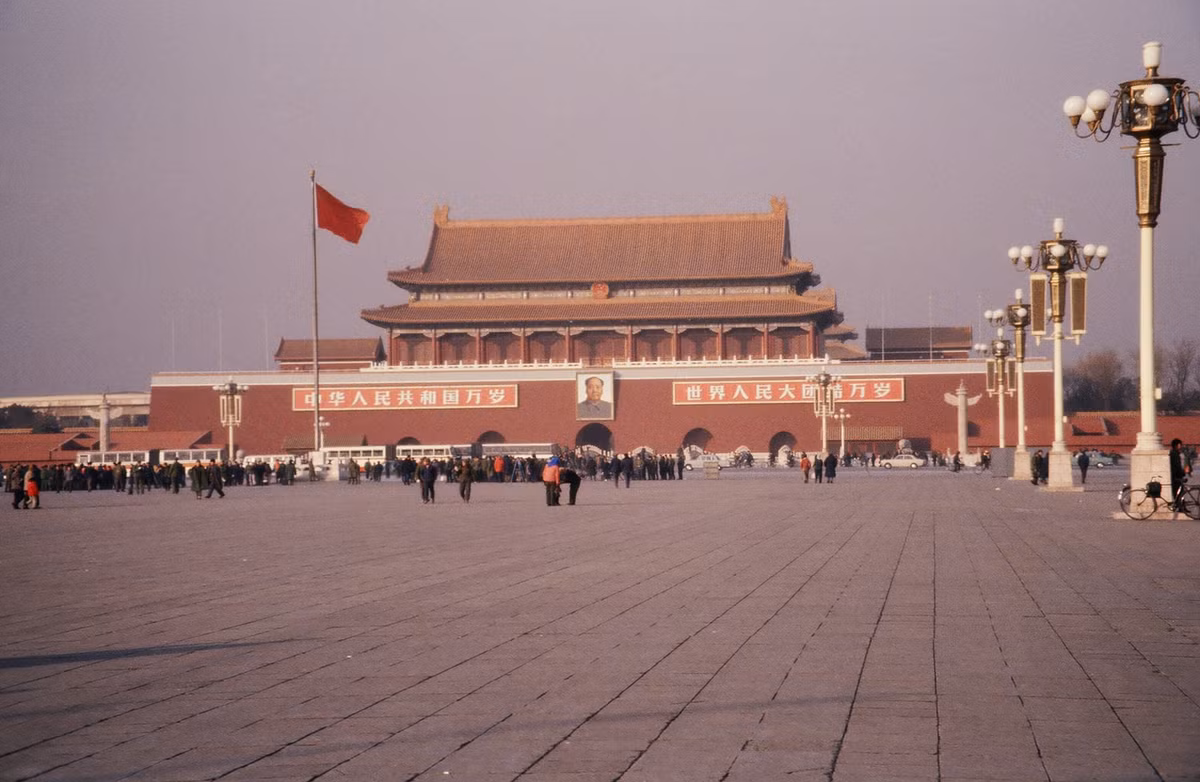 Quảng trường Thiên An Môn ở thành phố Bắc Kinh tháng 12/1980. Ảnh: Terry Feuerborn/Flickr.