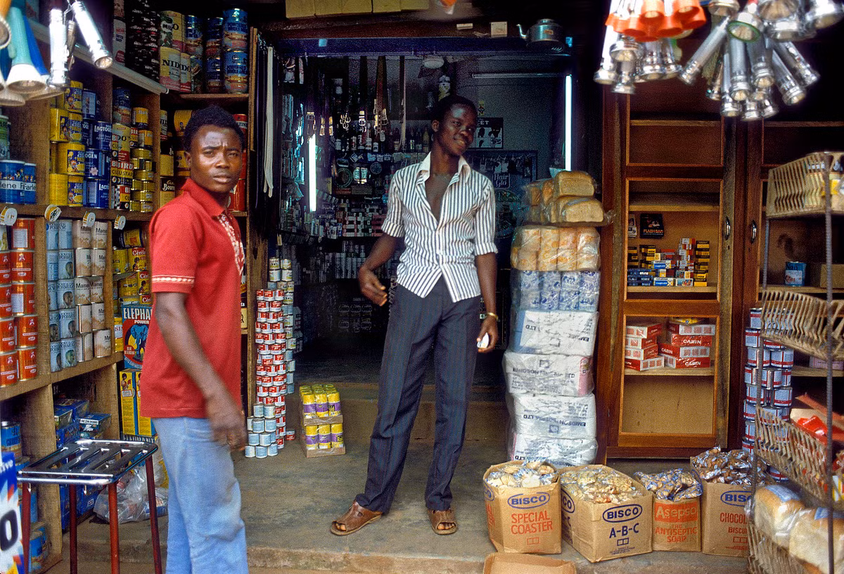 Trong cửa hàng tạp hóa ở Ondo.