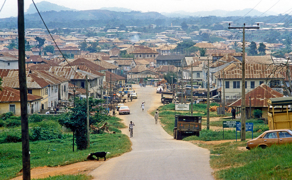 Một góc Ondo, thành phố lớn thứ hai bang Ondo, Nigeria năm 1982. Ảnh: Alan Denney Flickr.