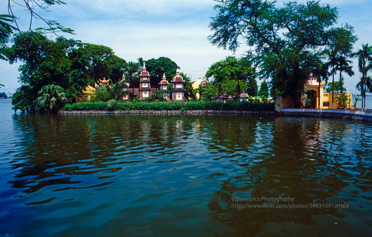 Hà Nội năm 1998 qua loạt ảnh tuyệt vời của người Đức - Hình 7 Ha Noi nam 1998 qua loat anh tuyet voi cua nguoi Duc-Hinh-7