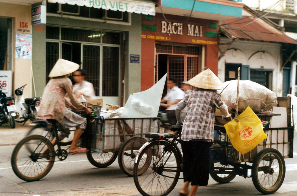 Xe ba gác trên đường Cống Quỳnh.
