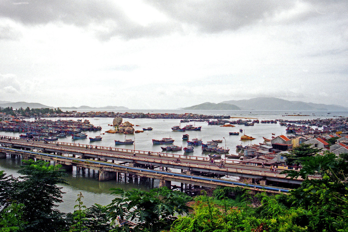 Cầu Xóm Bóng ở Nha Trang.