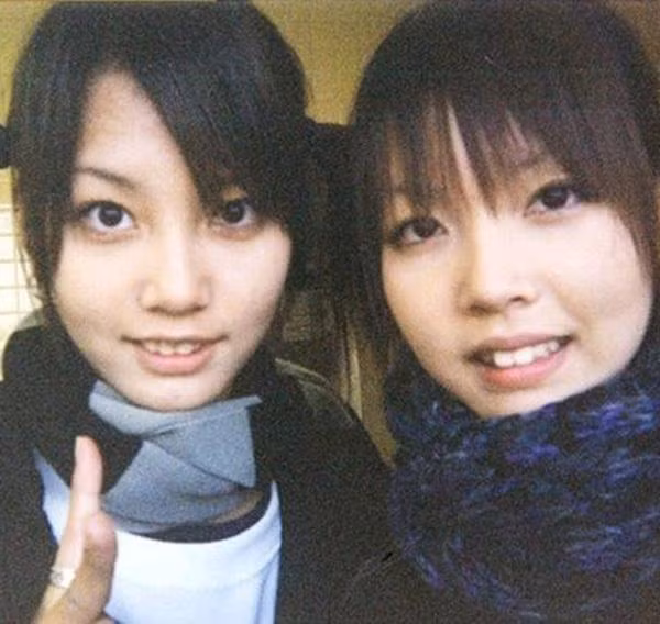 Chị em sinh đôi vẫn quyết chỉnh sửa nhan sắc để giống y hệt nhau Chi em sinh doi van quyet chinh sua nhan sac de giong y het nhau