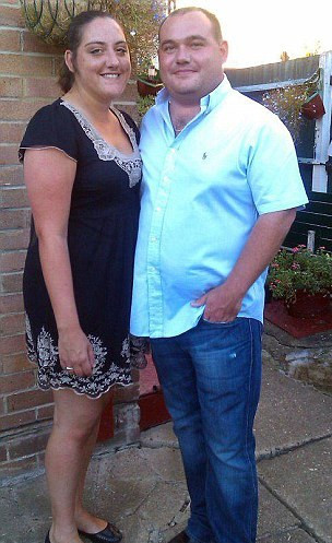 Tuy nhiên, niềm hạnh phúc của đôi vợ chồng trẻ chưa kết thúc ở đó. 4 tuần sau khi sinh bé Freddie, vợ chồng Sarah Ward có lần quan hệ chăn gối đầu tiên sau sinh nở. Vì nghĩ Sarah mới sinh con sẽ không thể thụ thai nên họ không áp dụng bất cứ biện pháp tránh thai nào. Một tháng sau đó, Sarah Ward cảm nhận thấy những dấu hiệu lạ của cơ thể và cũng chưa thấy “đèn đỏ” trở lại. Cô nghĩ có thể do sau sinh nội tiết tố thay đổi nên không để tâm lắm. Nhưng một tuần sau, khi cô kiểm tra với que thử thai thì hai vạch lại hiện ra.