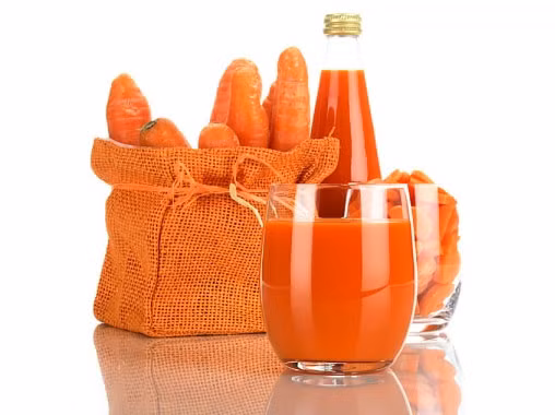 Nước ép cà rốt với mật ong. Để thay đổi khẩu vị, bạn có thể thêm mật ong vào nước ép cà rốt nguyên chất để uống. Uống hàng ngày vừa có tác dụng giảm cân lại dưỡng da.