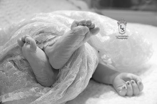 Nhiếp ảnh gia Lindsey Villatoro chia sẻ cô chưa bao giờ xúc động đến thế khi thực hiện bộ ảnh này.