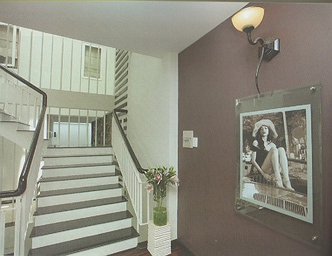 Biệt thự trắng được thiết kế 7 phòng với không gian rộng và sang trọng.