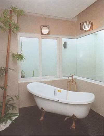 Thiết kế bồn tắm sang trọng.