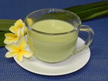 Nước đậu xanh: đậu xanh 30g, chè khô 5g, rễ cây đinh lăng 10g. Rễ đinh lăng rửa sạch thái nhỏ, phơi khô sao vàng cùng đậu xanh, chè khô cho vào nồi, thêm 400ml nước đun sôi kỹ chắt lấy 200ml nước đặc, chia 3 lần uống trong ngày. Cần uống liền 5 ngày.