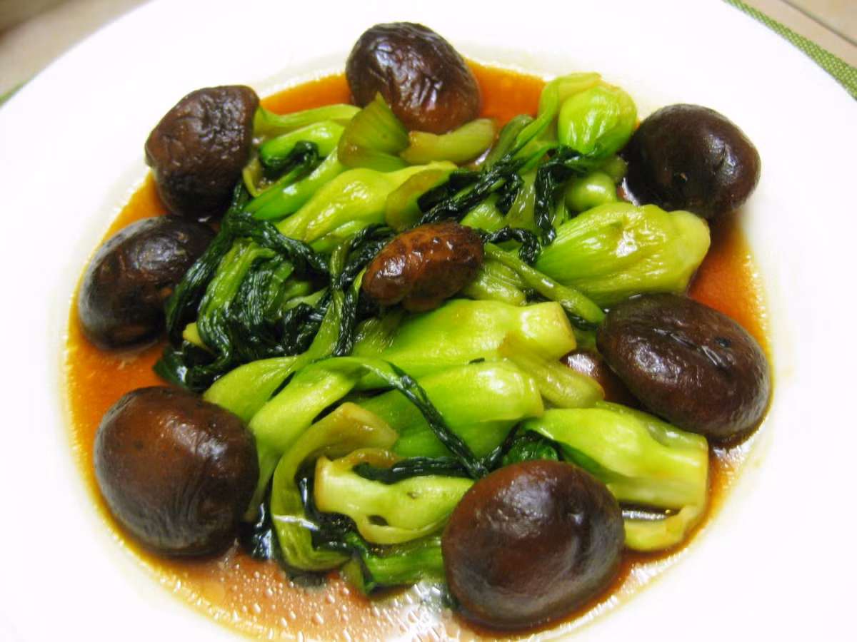 Những đĩa rau có lượng chất béo cao? Lượng béo tương tự trong phô mai được sử dụng làm nguyên tắc ăn trong sách hướng dẫn cho người bắt đầu ăn chay. Theo Deborah Madison, tác giả quyển sách "Nấu ăn chay dành cho mọi người", ngày nay ẩm thực truyền thống của mỗi dân tộc sẽ giúp tăng thêm hương vị đậm đà cho món chay thông qua những loại rau màu hay gia vị của nó, mà lại rất béo.