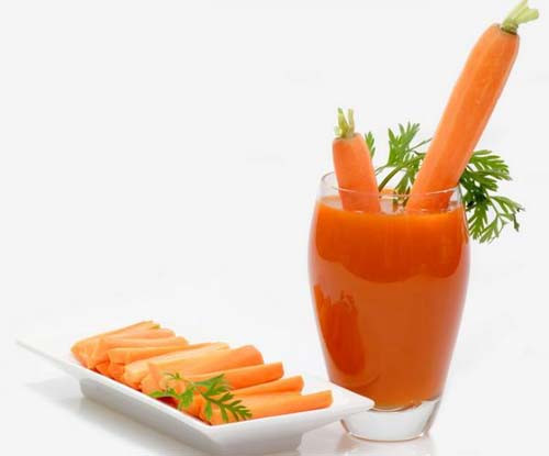 Điều trị mụn/ sẹo. Uống nước ép cà rốt có hiệu quả trong việc loại bỏ các vết mụn và vết sẹo. Bạn cũng có thể áp dụng mặc nạ cà rốt giúp loại bỏ mụn trên khuôn mặt mình.