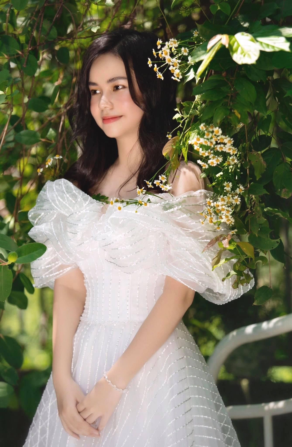 Khi được hỏi về quan điểm trong cuộc sống, Nguyễn Phương Trà My nói: “Tôi nghĩ mình còn non trẻ để đưa ra quan điểm chắc chắn vì tôi vẫn đang thay đổi từng ngày. Hình mẫu mà tôi hướng tới cả về sự nghiệp lẫn cuộc sống là diễn viên Natalie Portman, nhưng mục tiêu của tôi vẫn là khiến bản thân tốt hơn từng ngày. Tôi không nghĩ mình phải giống ai khác”.