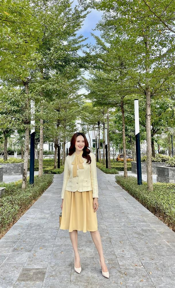 Chàng Trai Đa Cảm" năm 2007 là bộ phim đầu tay của Hồng Diễm. Lúc được mời thử vai là vào vai chính nhưng sau đó cô chỉ được diễn vai thứ, đóng cùng Việt Anh.