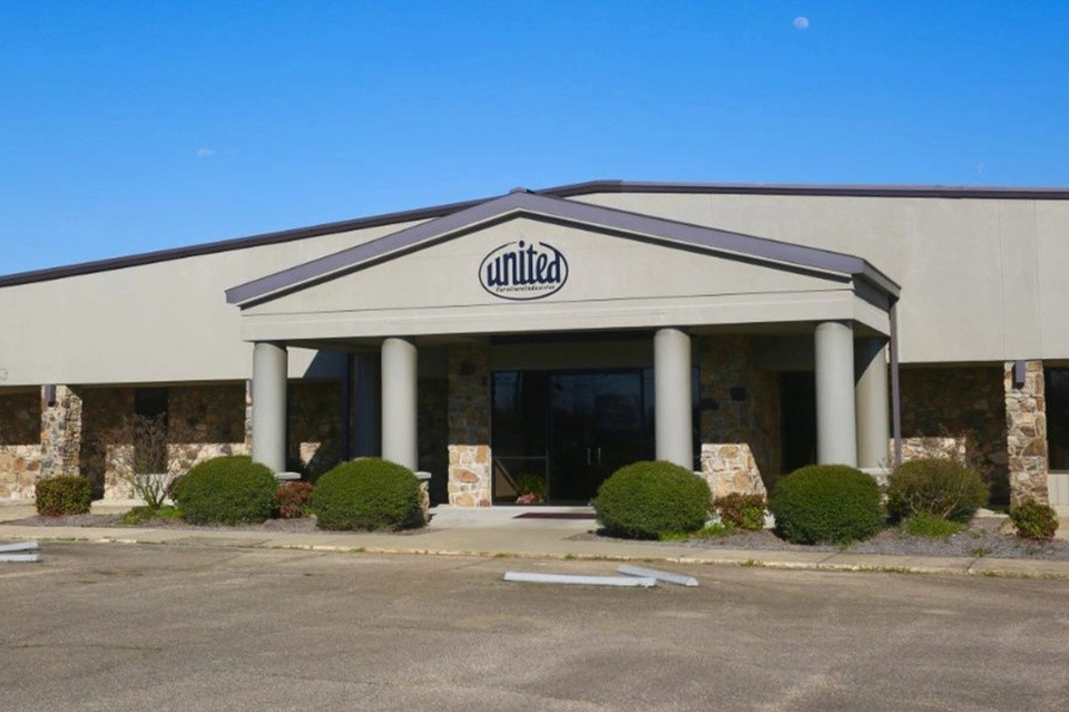 Cong ty sa thai toan bo 2.700 nhan vien khi ho dang ngu