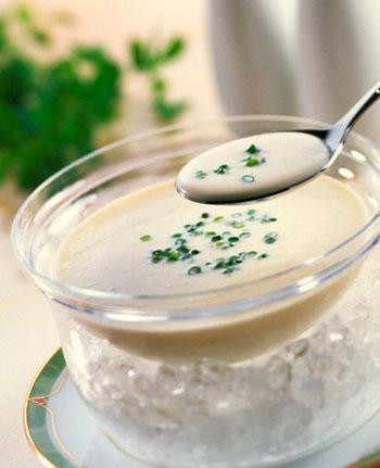 Cháo trắng sữa mẹ.