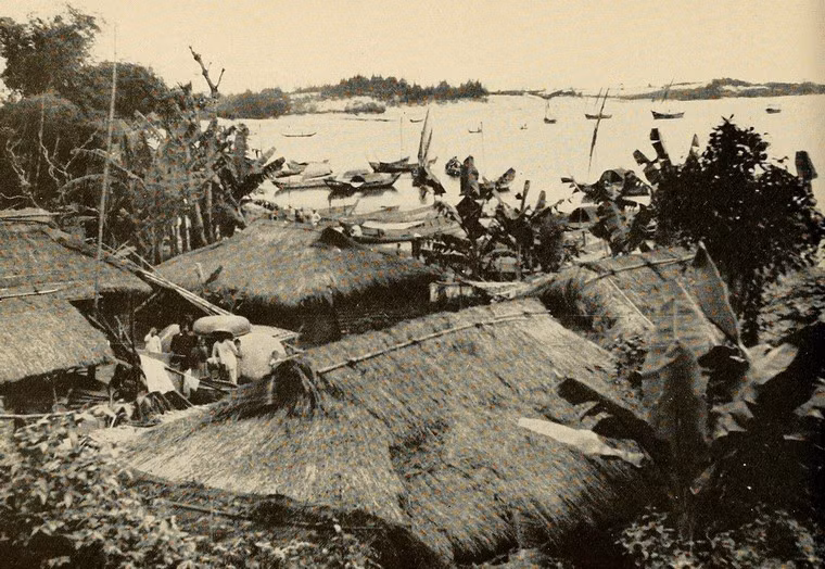 Làng chài ở ven biển Cửa Tùng, Quảng Trị.