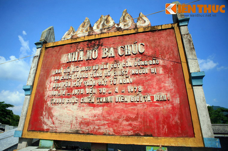 1. Từ ngày 18 - 30/4/1978, 3.157 dân thường (trong tổng số 16.000 dân) ở thị trấn Ba Chúc (huyện Tri Tôn, tỉnh An Giang) đã bị quân Khmer Đỏ sát hại dã man. Từ năm 1979, một nhà mồ đã được dựng lên ở mảnh đất đau thương này để tưởng nhớ những người đã khuất vì tội ác của Pol Pot.