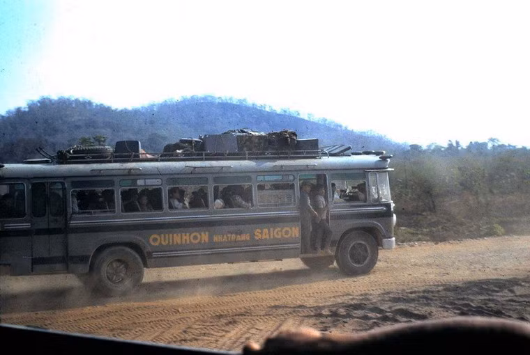 Xe buýt liên tỉnh Quy Nhơn - Nha Trang - Sài Gòn.