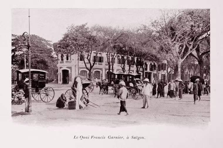 Khu vực bến tàu Francis Garnier, phía trước khách sạn Majestic ngày nay.