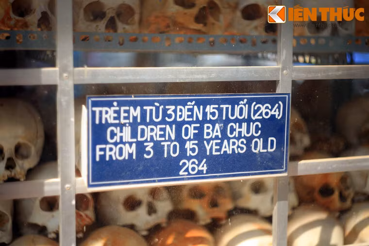 Không khỏi thắt lòng khi chứng kiến hài cốt hàng trăm trẻ em Việt bị Khmer Đỏ sát hại.