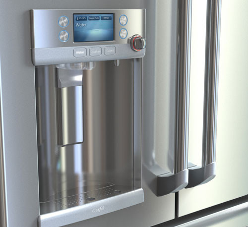  6. Đá lấy từ tủ lạnh có mùi hôi Mùi khó chịu xuất hiện trong nước làm đá tủ lạnh có thể là mùi nhựa của khay chứa nước, mùi kim loại của hệ thống bơm nước làm đá. Với dạng tủ thông thường, bạn cần vệ sinh khay chứa, thay nước mới. Đối với tủ lạnh làm đá tự động, nên xả nước qua vòi trong 60 giây để rửa trôi cặn bận bám trong vòi. Nếu không thể xử lý, bạn nên gọi hỗ trợ của nhân viên kỹ thuật.