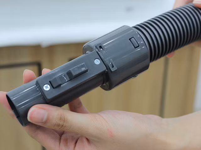 Ngoài ra, nếu thấy máy vỏ nóng nhanh bạn nên xem xét lại động cơ máy, điều chỉnh tốc độ hút, tránh khiến thiết bị quá tải, giảm tuổi thọ.