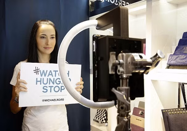 Các nhà thiết kế Phhhoto cho biết, có ít nhất 200 nghìn người "xài" ứng dụng này trong các sự kiện hội họp lớn.