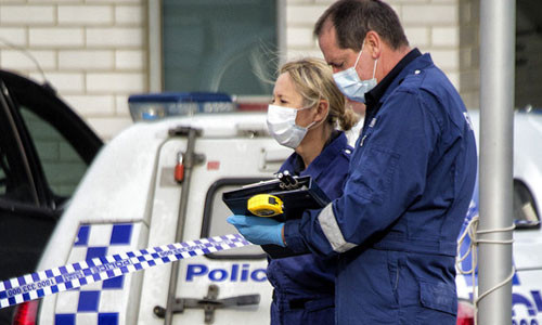 Si quan Australia bi phan tu Hoi giao cuc doan tan cong