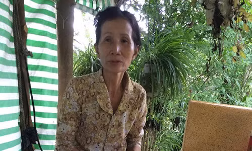 Bà Tạ Thị Dậu, mẹ ông Long cũng bất ngờ khi biết tin con trai quyết định ở lại Mỹ để theo học tiến sĩ - Ảnh: Phương Nguyên