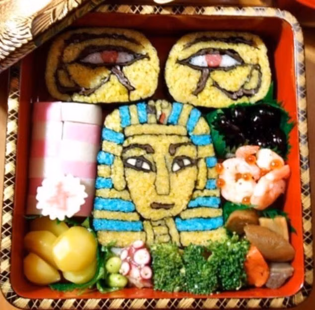 ...mường tượng xem làm thế nào để những đường cuốn có thể tạo hình đúng theo ý muốn khi cắt cuộn sushi ra thành từng miếng.