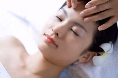 Thẩm mỹ viện Cát Tường giảm giá sốc dịch vụ làm mặt.