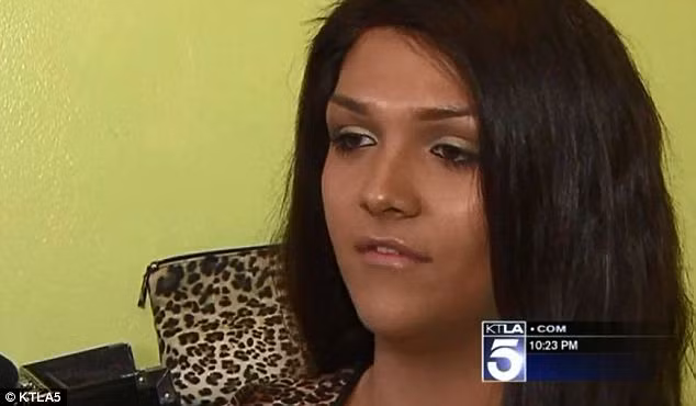 Khuôn mặt Cassidy trước khi phẫu thuật chuyển giới.