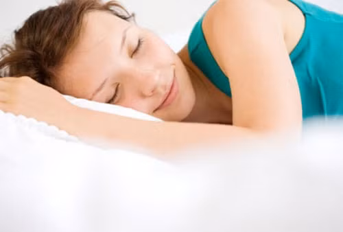 Mặc quần áo rộng, thoáng, nghỉ ngơi, có thể dùng các thuốc chống dị ứng theo hướng dẫn của bác sĩ. Hạn chế các thức ăn nguội lạnh dễ gây tổn thương tỳ vị và hàn thấp.