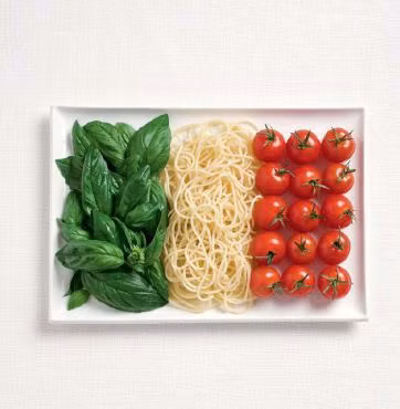 Lá cờ nước Ý dành cho những ai thích ăn mỳ ống, cà chua là rau thơm.