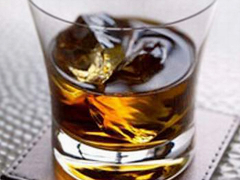 Mật cá. Mật cá chứa độc tố nguy hại cho sức khoẻ. Cá càng lớn độc tố càng mạnh. Loại độc tố này có đặc điểm không bị phá hủy ở nhiệt độ cao và trong cồn, sau khi ăn vào sẽ bị tổn hại đến chức năng gan và thận, ở mức độ nặng có thể gây tử vong.