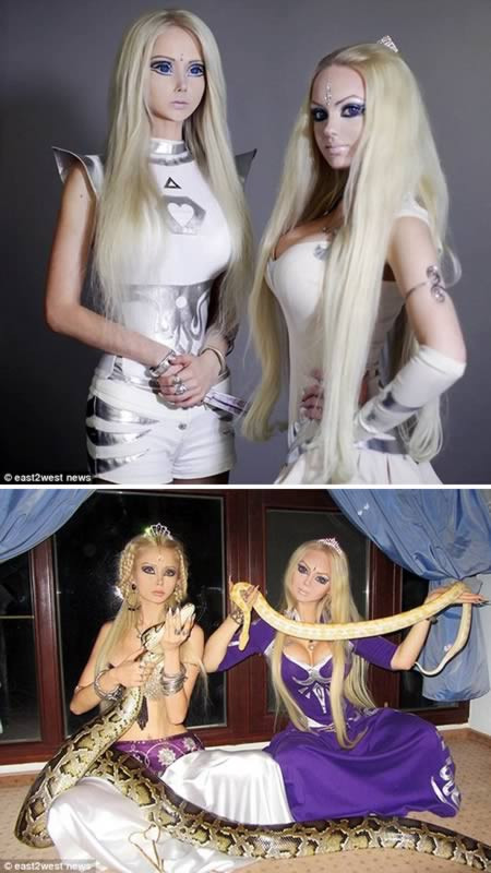 Hai cô gái Nga có sở thích trở thành búp bê sống. Búp bê Valeria Lukyanova ngoài đời thực đã tìm được người em có cùng sở thích. Valeria từng gây xôn xao dư luận khi phẫu thuật để được trông giống búp bê. Giờ đây, cô đã có thêm bạn là Olga Dominica Oleynik, 24 tuổi, cũng sở hữu khuôn mặt búp bê dao kéo giống cô. Cả hai đã gặp nhau trên mạng năm năm trước. Cặp đôi đã kết hợp mở những khóa học về tâm linh với giá 50 bảng Anh một buổi. Ngoại hình của họ khiến lớp học rất đông.