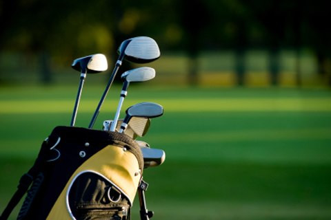 Ông Sơn đã dùng gậy chơi golf đánh vào đầu nhân viên phục vụ. Ảnh minh họa.