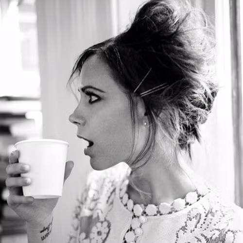 Nhờ đó cô ấy biết cách làm thế nào để có chế độ ăn uống lành mạnh và giữ sức khỏe. Chế độ ăn kiêng này cho phép tiêu thụ khoảng 70% thức ăn mang tính kiềm vì chúng giúp cho độ pH trong cơ thể luôn ở mức tối đa là 7,45. Chế độ ăn này cũng khuyến khích uống nhiều nước mỗi ngày và tuyệt đối không ăn các loại thịt, đường, đồ uống có ga, gia vị, mỳ và gạo trắng.