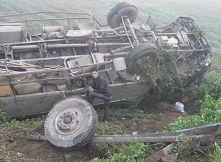 Xe tải lao xuống vực, 2 người chết tại chỗ. Ảnh minh họa