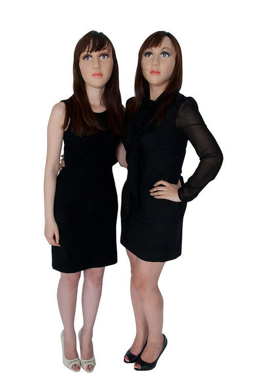 Qua sản phẩm độc đáo này, nhà sản xuất muốn gửi đến các chị em phụ nữ thông điệp về sự tự tin trước vẻ đẹp của chính mình: đừng ngại thể hiện bản thân trước những người khác.