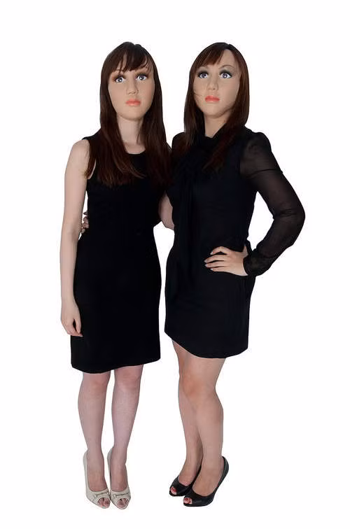 Qua sản phẩm độc đáo này, nhà sản xuất muốn gửi đến các chị em phụ nữ thông điệp về sự tự tin trước vẻ đẹp của chính mình: đừng ngại thể hiện bản thân trước những người khác.