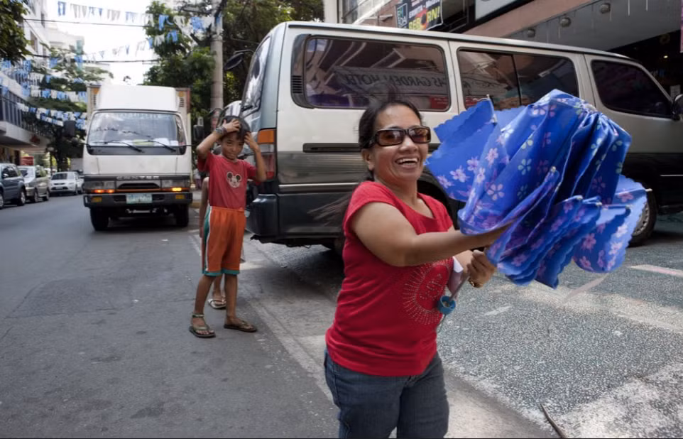Vì thế cánh cửa vào thị trường lao động vốn đã hẹp trong bối cảnh tỷ lệ thất nghiệp cao lại càng trở nên hẹp hơn đối với người lùn.