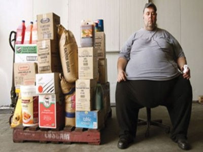 Giảm cân bằng cách thôi miên. Với trọng lượng hơn 300kg, ông Jordan Tirekidis, 44 tuổi được mệnh danh là người đàn ông nặng nhất nước Úc. Sau khi thử nhiều cách giảm cân không thấy hiệu quả, cuối cùng ông tìm đến nhà thôi miên Mark Stephens với hy vọng cách cách giảm cân kiểu thôi miên sẽ giúp ông giảm được 200kg. Bằng phương pháp thôi miên, ông Mark Stephens khiến Jordan gắn liền suy nghĩ về các loại thực phẩm yêu thích của mình với mùi hôi hoặc hình ảnh hôi, chẳng hạn như mùi rác thải hoặc… phân chó.