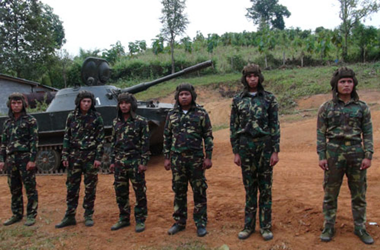 Trong ảnh là các chiến sĩ lái tăng thuộc Tiểu đoàn 614, Sư đoàn 2 Quân đội Nhân dân Lào. Ảnh: QĐND